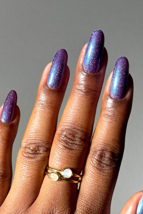DISSOLVING NIGHT NAIL POLISH